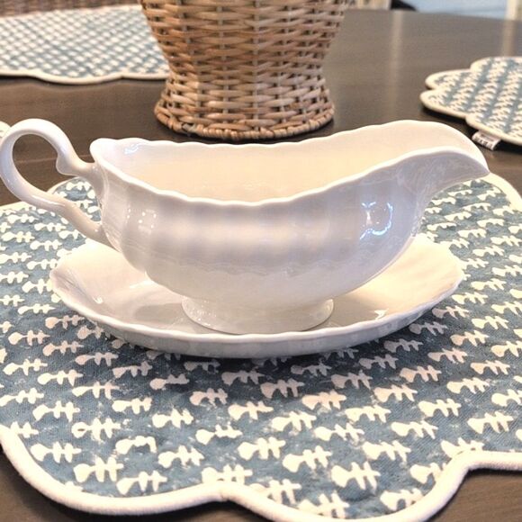 Johnson Brothers Regency White Swirl Gravy Boat and Under Plate England - Picture 7 of 10